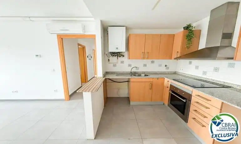 Cocina de Dúplex en venta en Figueres con Terraza y Piscina comunitaria