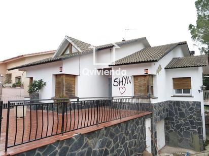 Vista exterior de Casa o xalet en venda en Lliçà d'Amunt amb Calefacció