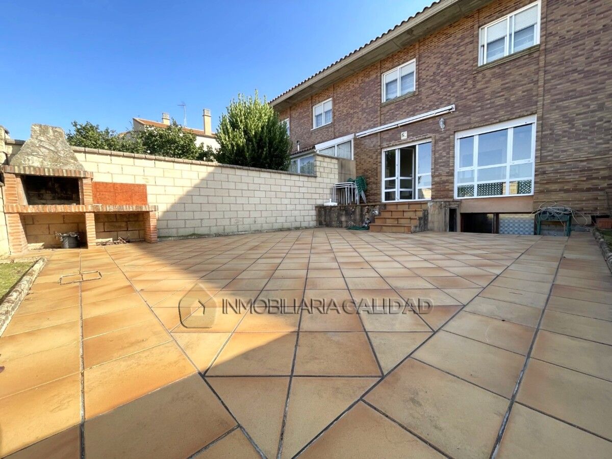 Terrassa de Casa o xalet en venda en Burgos Capital amb Calefacció, Terrassa i Traster