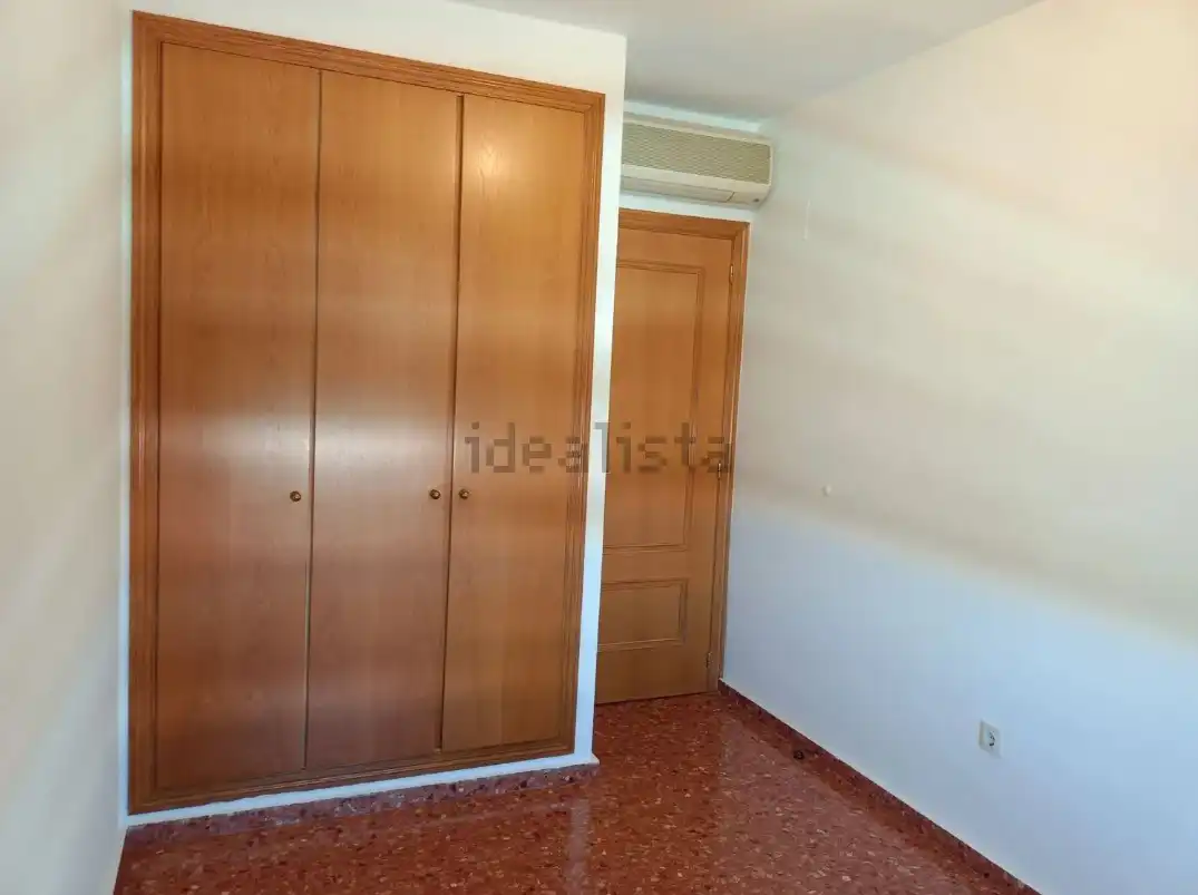 Bedroom of Flat for rent in Valencia  with Air Conditioner, Oven and Microwave