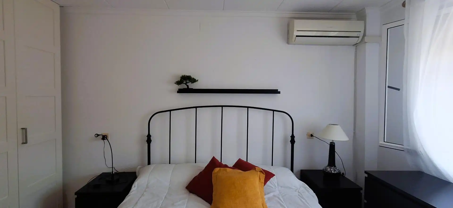 Schlafzimmer von Erdgeschoss zur Miete in Orihuela mit Klimaanlage, Privatgarten und Terrasse