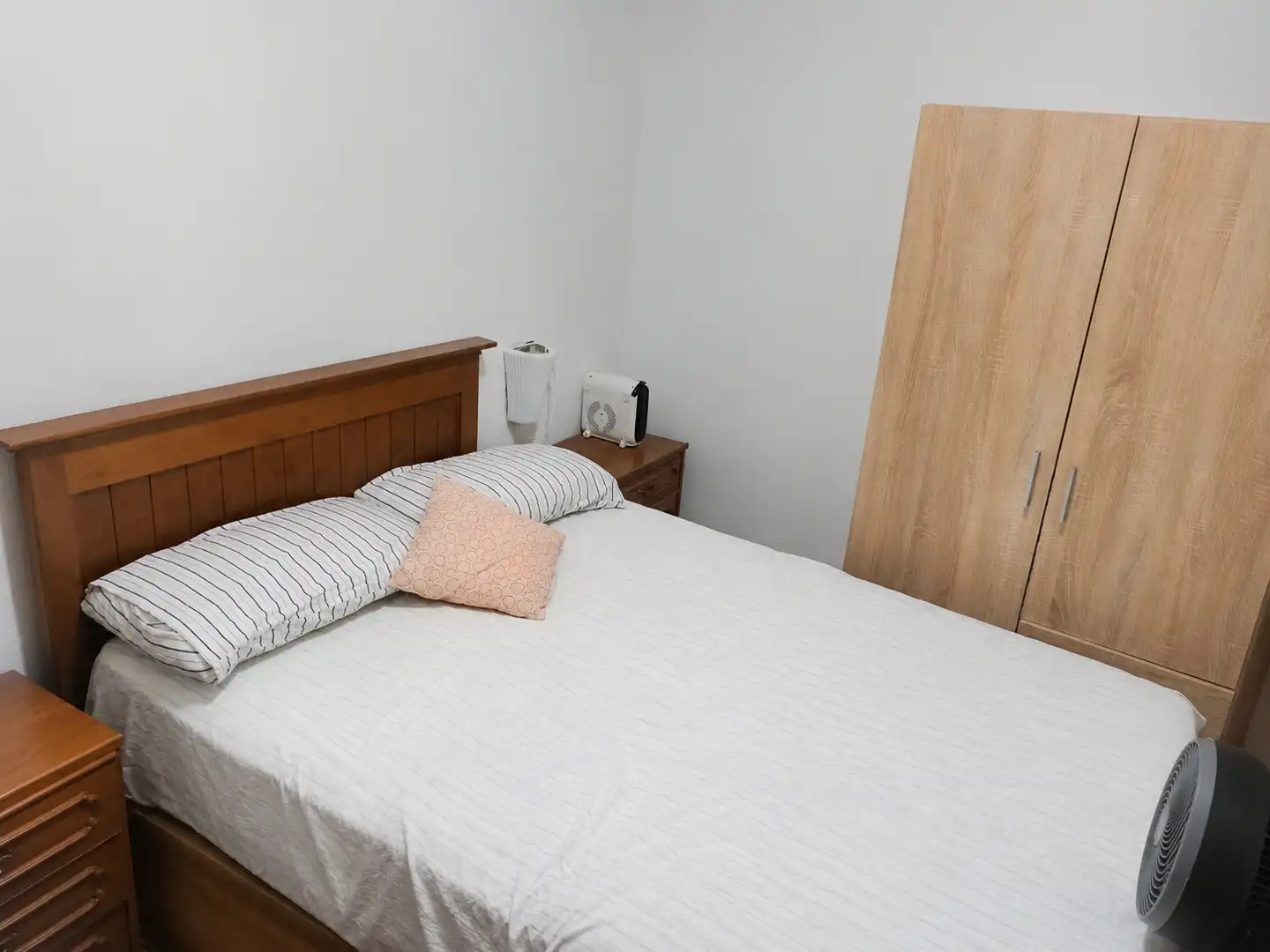 Bedroom of Apartments for sale in Madrid  with Air Conditioner, Washing machine and Microwave