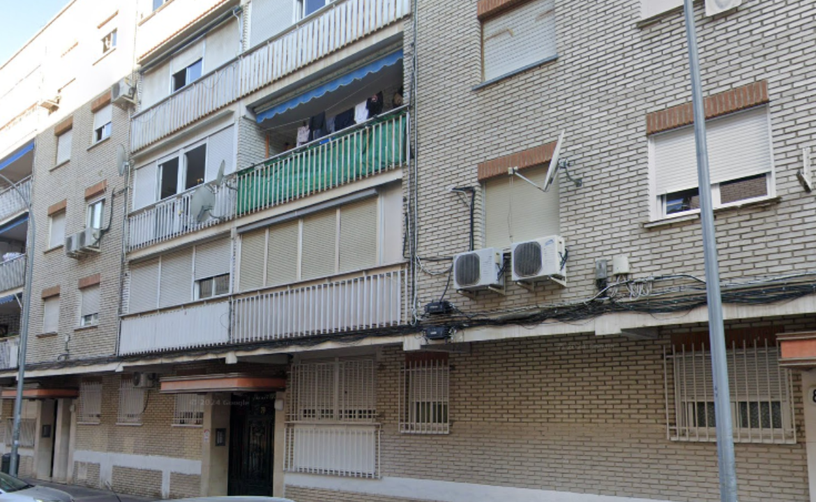 Piso en venta en Reyes