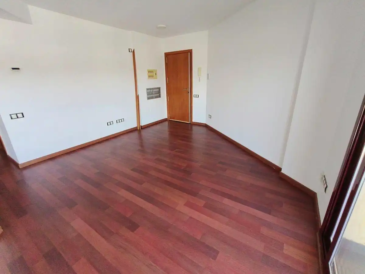 Flat with terrace for sale in Zona Hospital, imagen 8