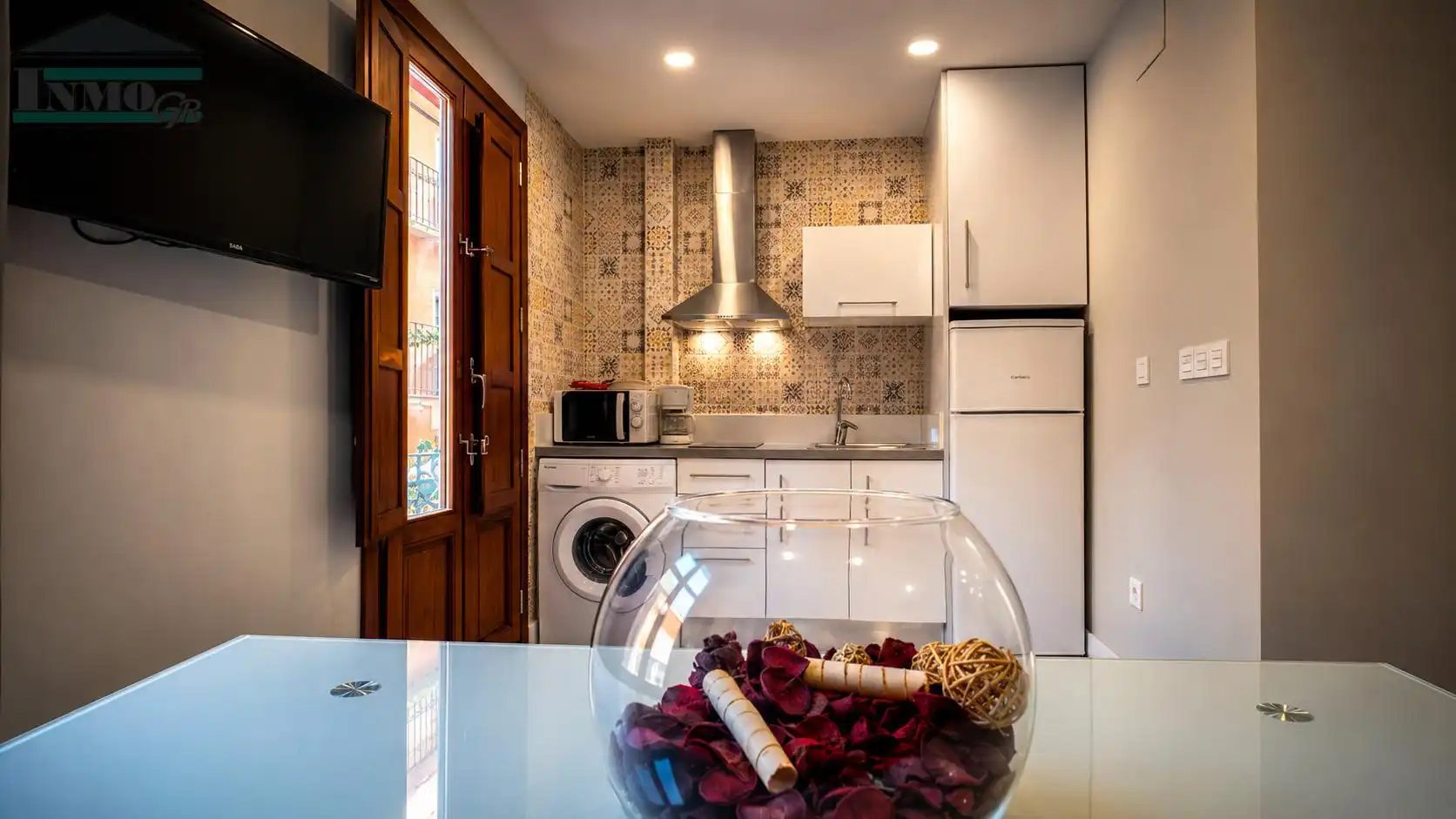 Cocina de Estudio de alquiler en Granada con Aire acondicionado, Parquet y Amueblado