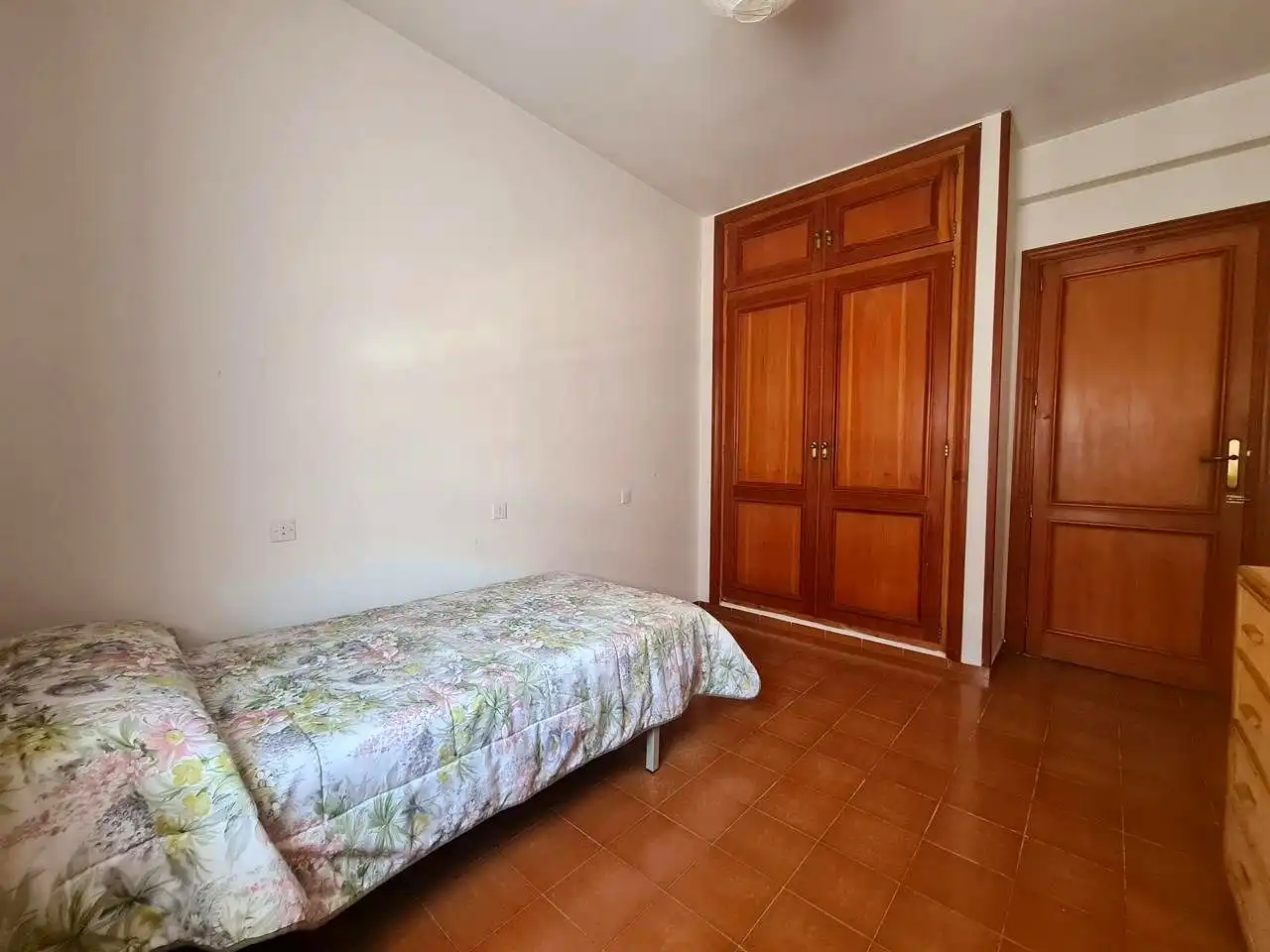 Habitación de Piso en venta en La Adrada  con Aire acondicionado, Terraza y Amueblado