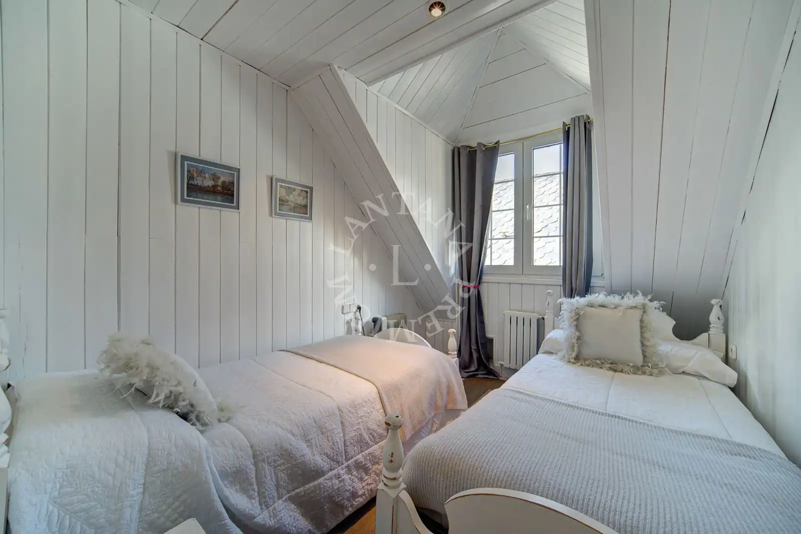 Bedroom of Houses for sale in Naut Aran  with Storage room
