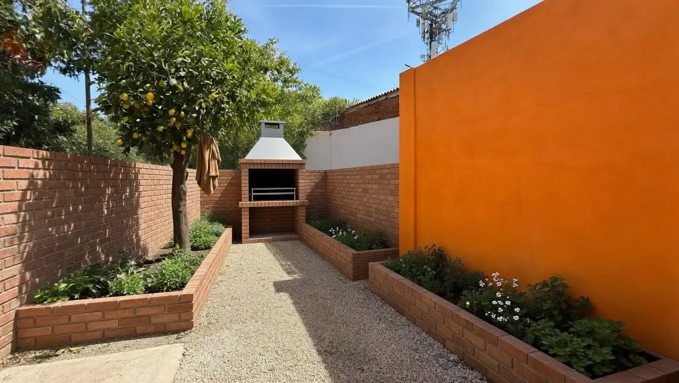 Jardín de Casa adosada en venta en Barcelona con Calefacción y Trastero