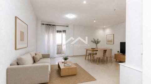 En exclusiva  Amplia vivienda en esquina con 2 plazas de garaje y 2 trasteros en El Puertito de Güímar