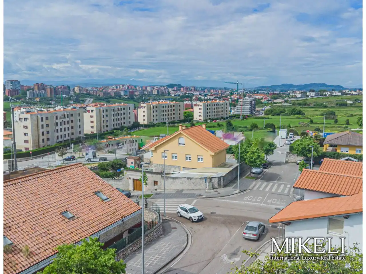 Vista exterior de Casa o chalet en venta en Santander con Calefacción, Jardín privado y Terraza