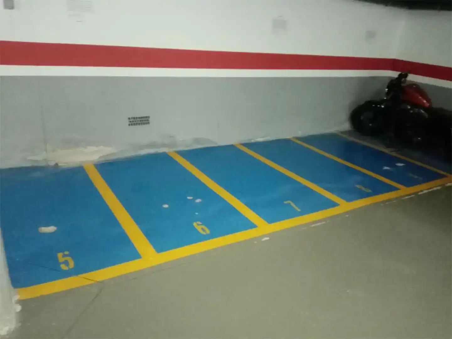 Parkplatz von Garage zur Miete in Sant Martí