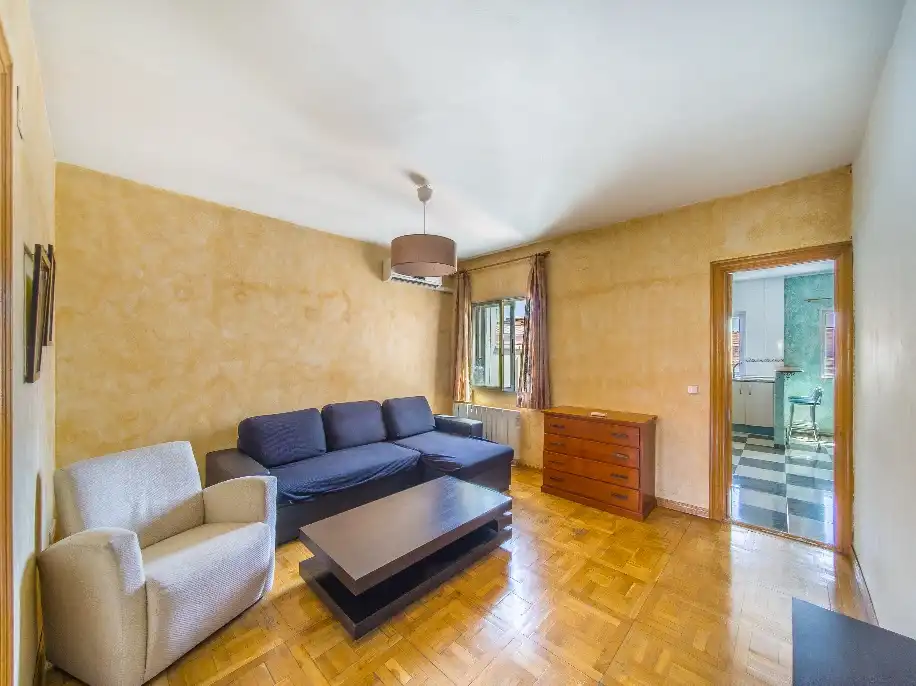 Wohnung zur Miete in Calle de Mateo García, Ventas