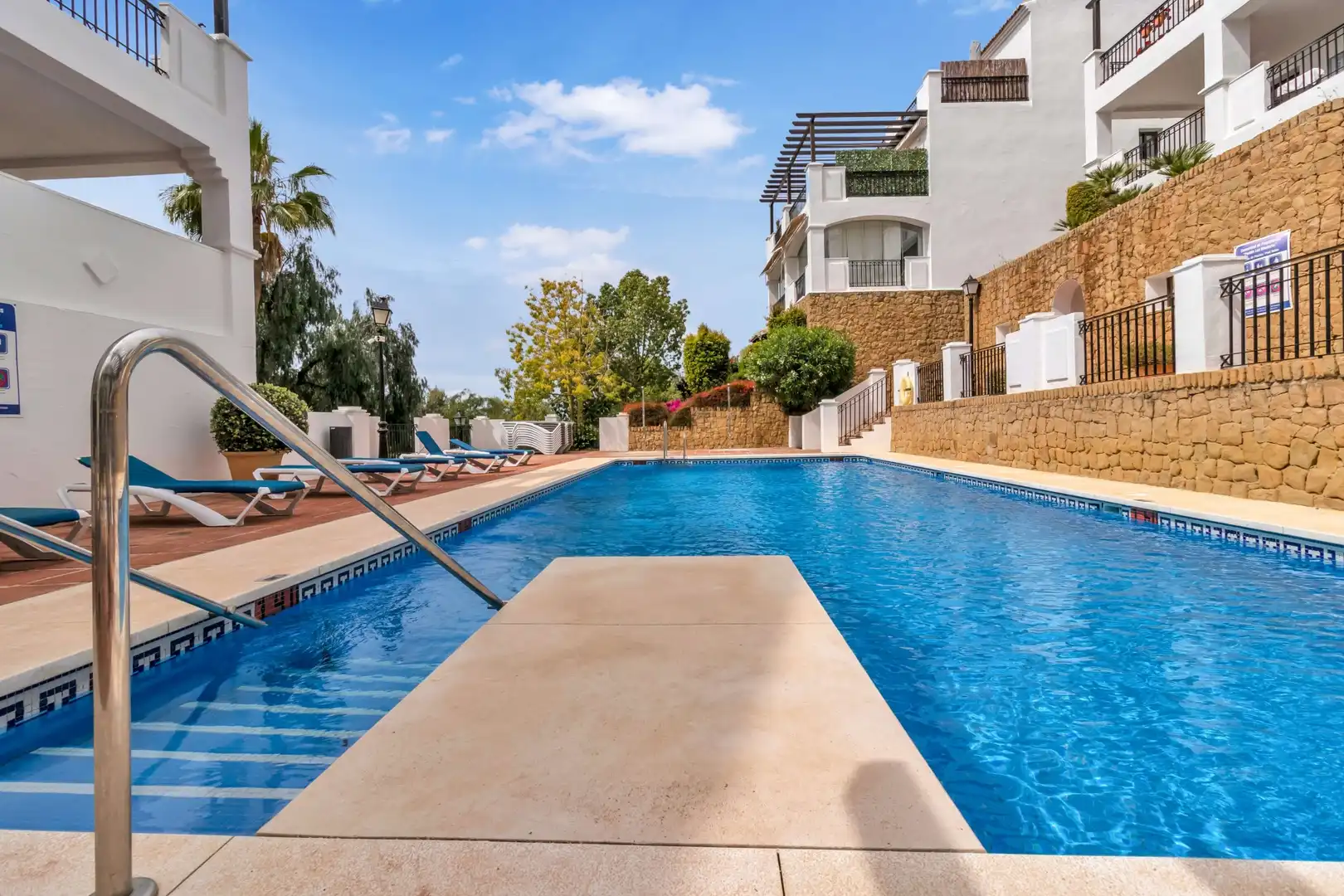 Swimming pool of Attic for sale in Marbella  with Air Conditioner, Heating and Terrace
