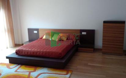 Dormitori de Casa o xalet en venda en San Cibrao das Viñas amb Calefacció, Jardí privat i Parquet