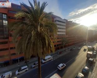 Vista exterior de Pis en venda en  Sevilla Capital amb Aire condicionat i Calefacció