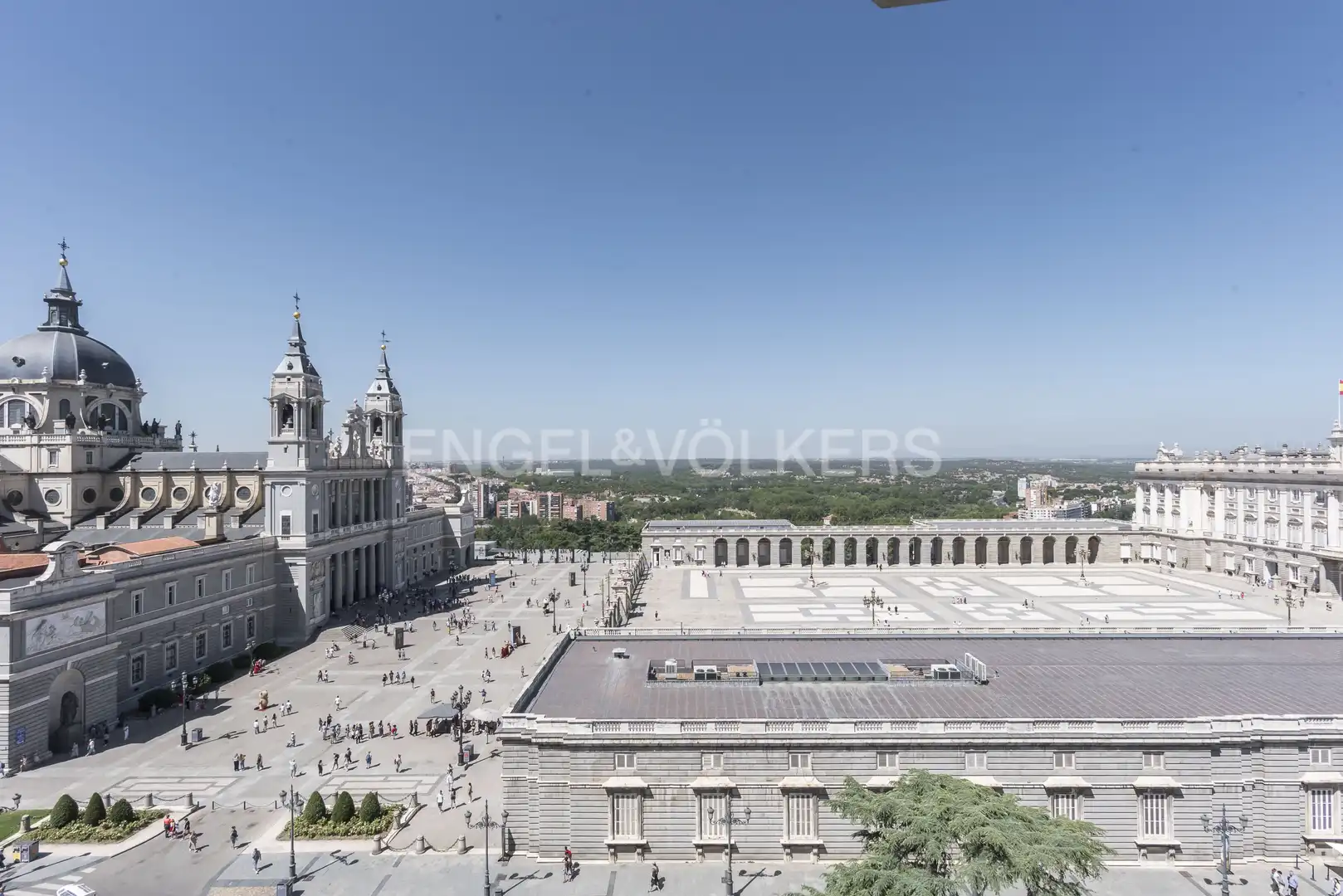Vista exterior de Piso de alquiler en Madrid con Aire acondicionado, Calefacción y Terraza