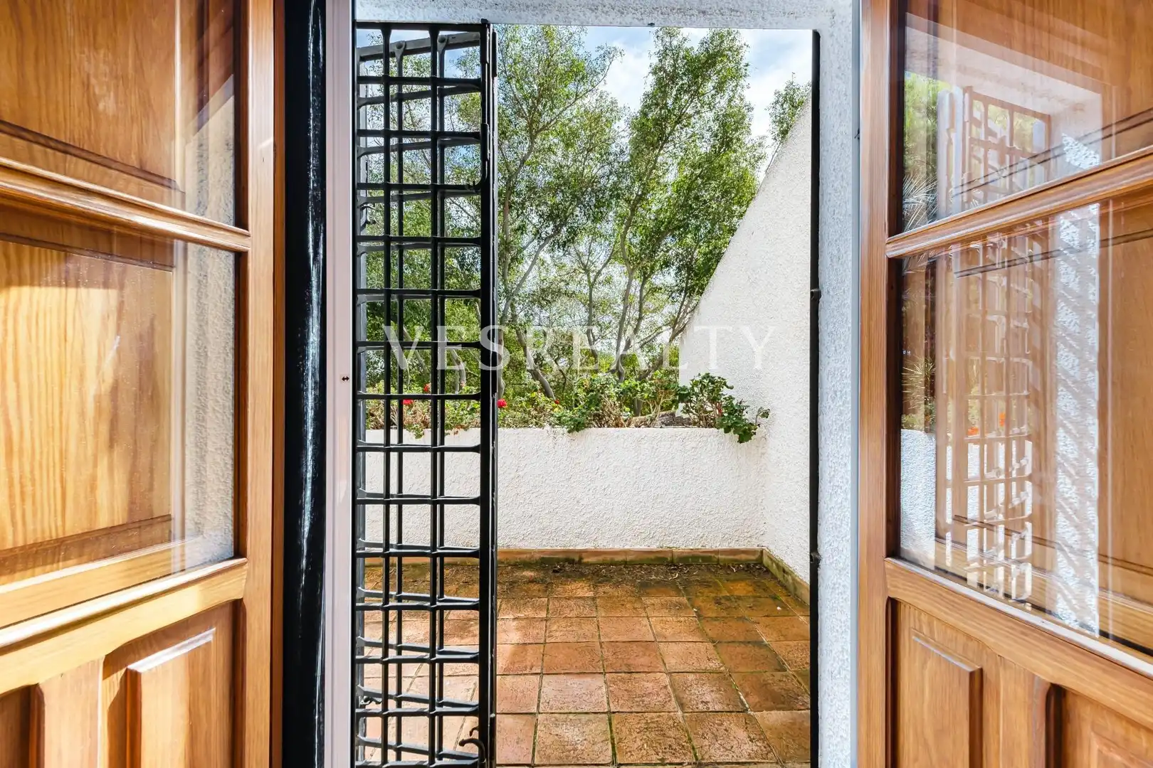 Vista exterior de Casa o xalet en venda en Alicante / Alacant amb Calefacció, Jardí privat i Terrassa
