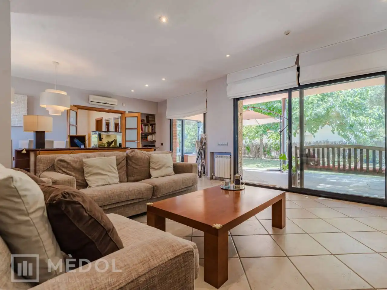 Living room of Houses for sale in Tarragona  with Air Conditioner, Heating and Private garden