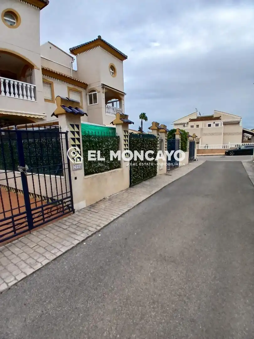 Vista exterior de Casa o chalet en venta en El Edén