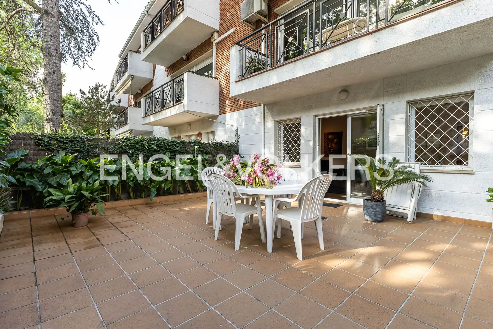 Terrassa de Casa o xalet en venda en Cerdanyola del Vallès amb Aire condicionat, Calefacció i Jardí privat