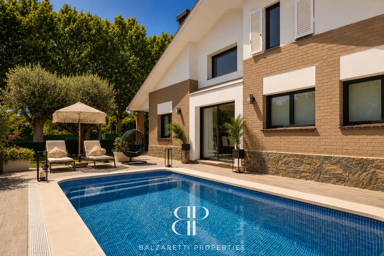 Schwimmbecken von Haus oder Chalet zum Verkauf in Canet de Mar mit Klimaanlage, Heizung und Privatgarten