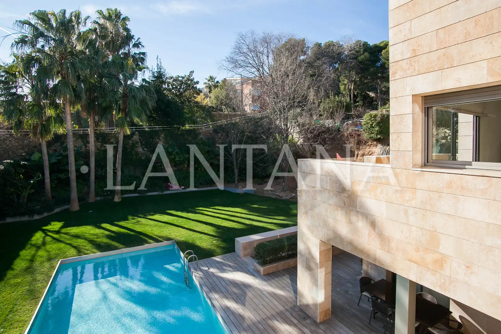 Jardín de Casa o chalet en venta en Barcelona con Aire acondicionado, Calefacción y Jardín privado