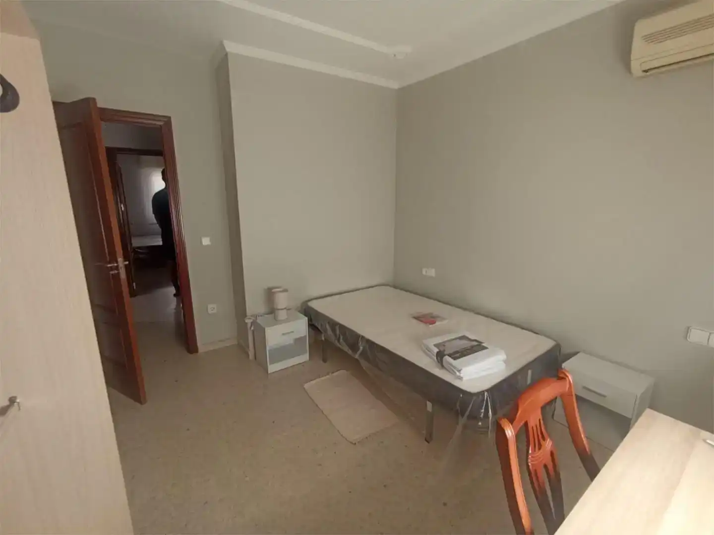 Schlafzimmer von Wohnung zur Miete in Cabra mit Klimaanlage und Balkon