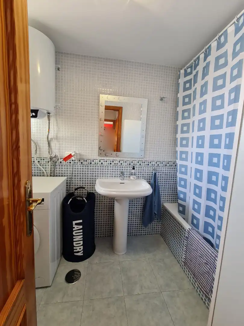 Badezimmer von Wohnungen zum Verkauf in Vélez-Málaga mit Klimaanlage, Heizung und Terrasse