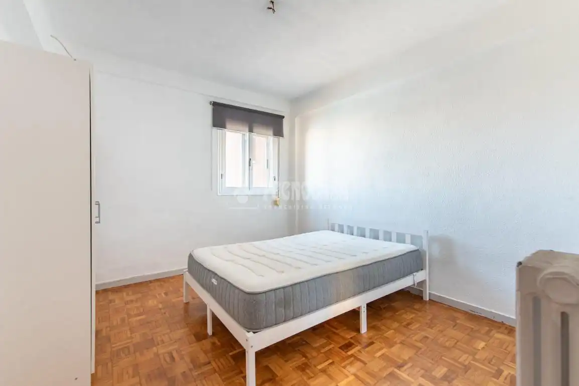Habitación de Piso en venta en Madrid con Calefacción