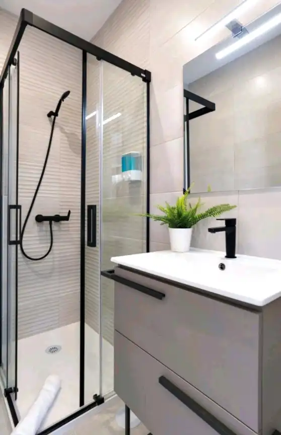 Baño de Piso en venta en Torremolinos con Aire acondicionado, Calefacción y Terraza