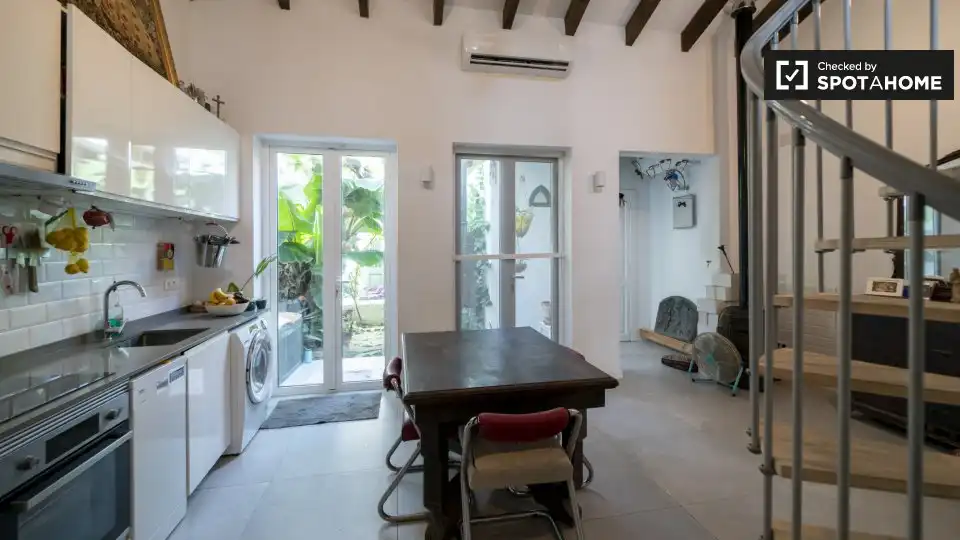 Cocina de Piso de alquiler en Valencia con Aire acondicionado, Calefacción y Amueblado