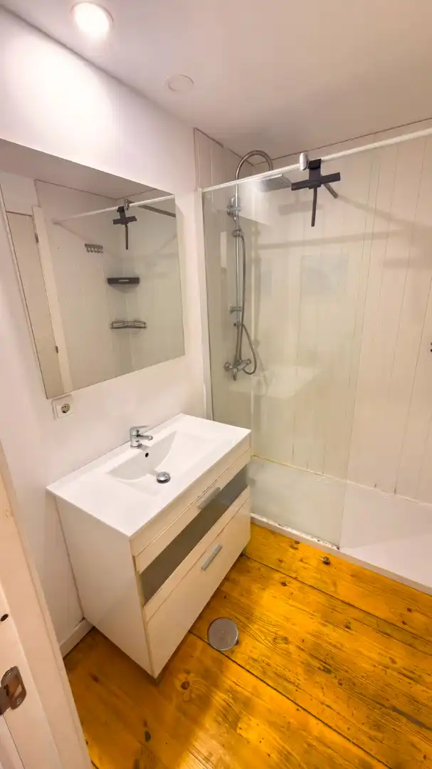 Bathroom of Apartments for rent in Granada  with Air Conditioner, Furnished and Washing machine