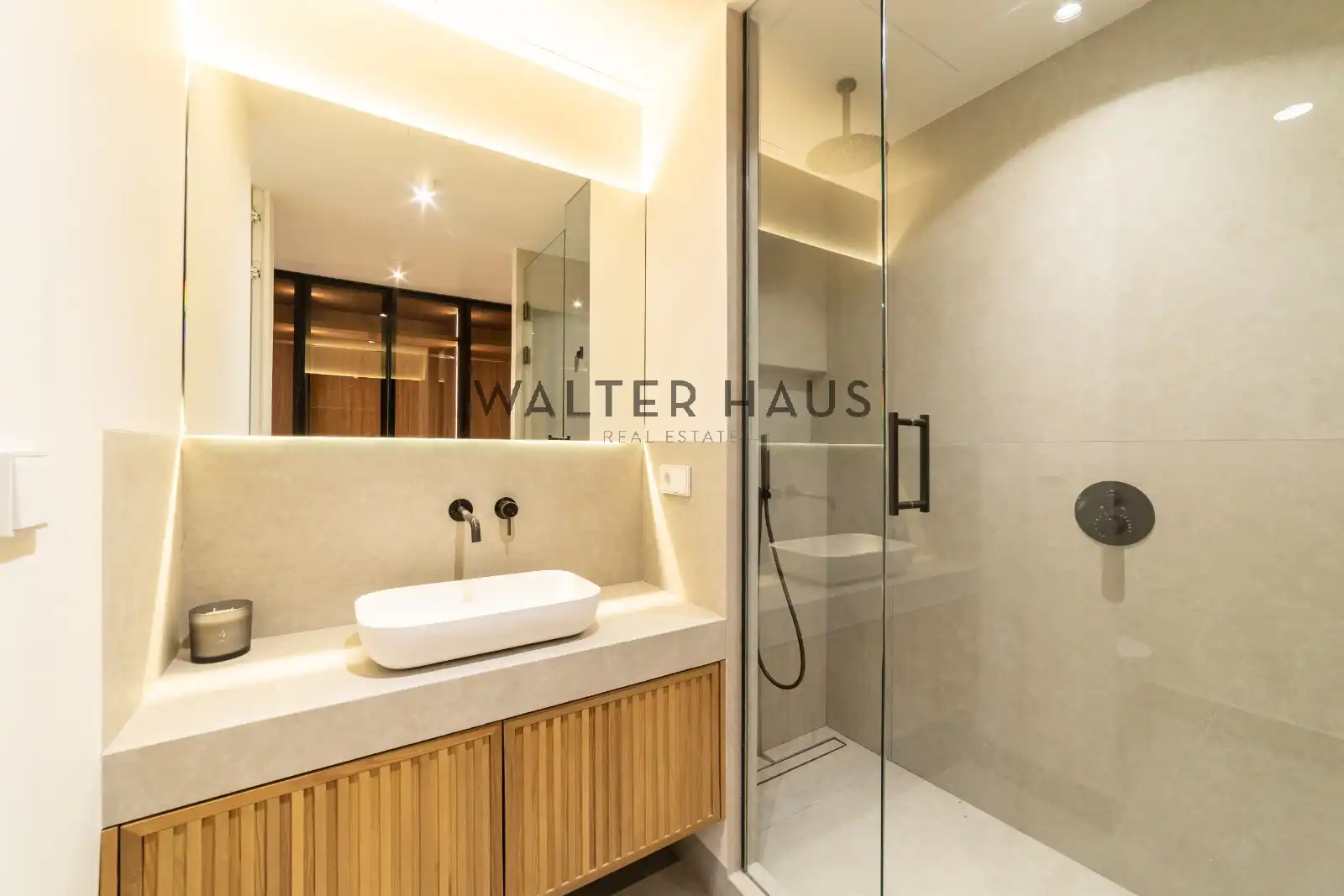 Flat for sale in Calle de Quevedo, Cortes - Huertas