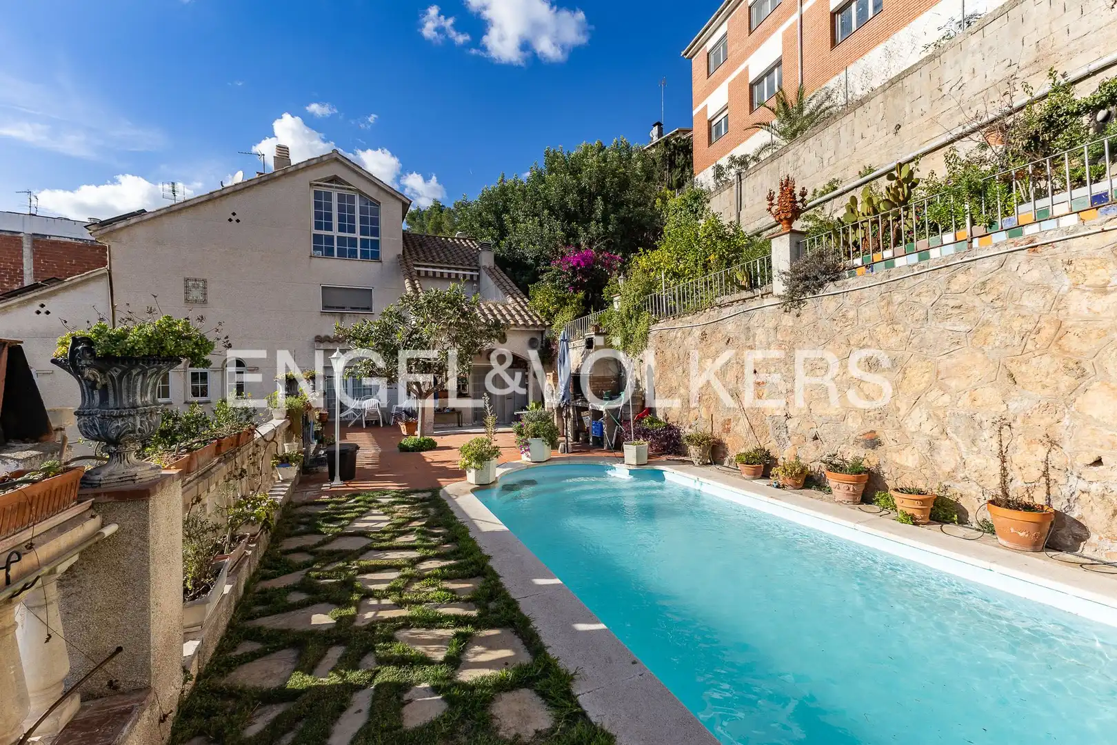 Swimming pool of Houses for sale in Vallirana, Barcelona