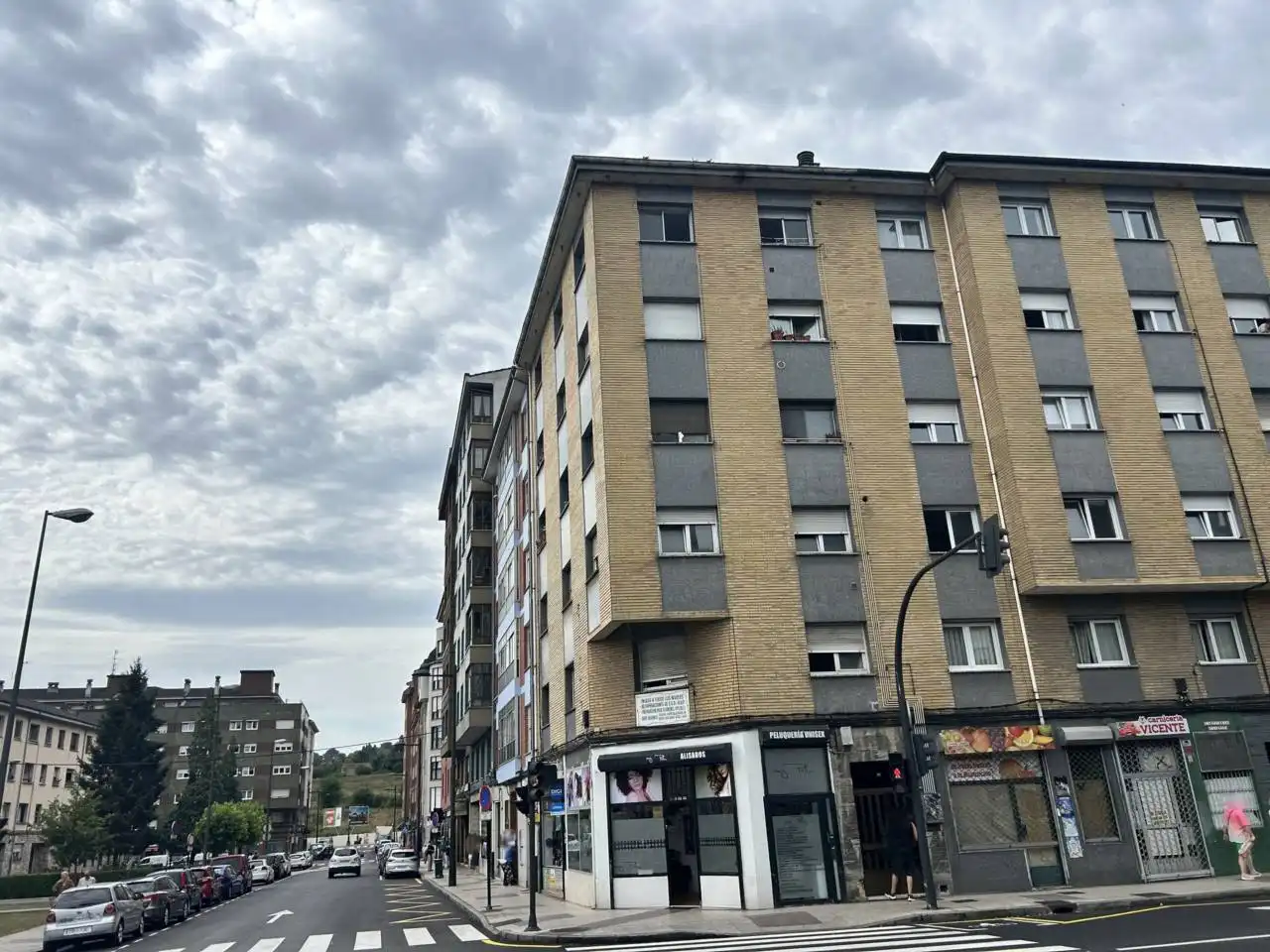 Vista exterior de Pis en venda en Oviedo  amb Calefacció i Moblat