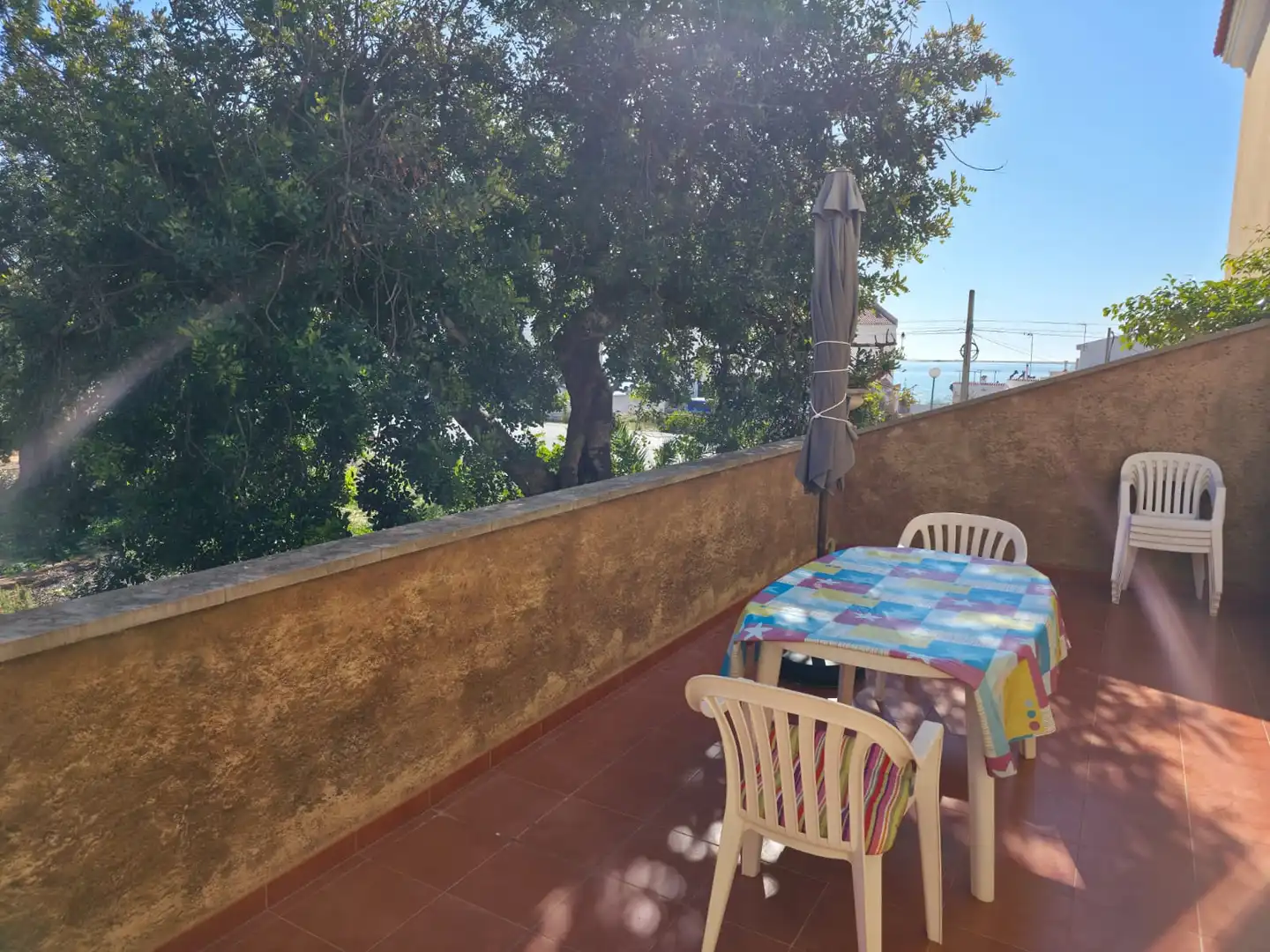 Terrasse von Einfamilien-Reihenhaus zum Verkauf in Alcanar mit Klimaanlage, Terrasse und Abstellraum
