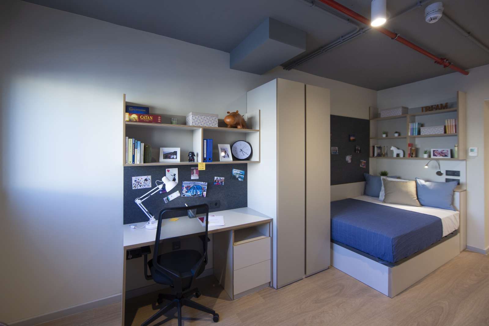 Bedroom of Study to share in  Granada Capital  with Air Conditioner and Terrace