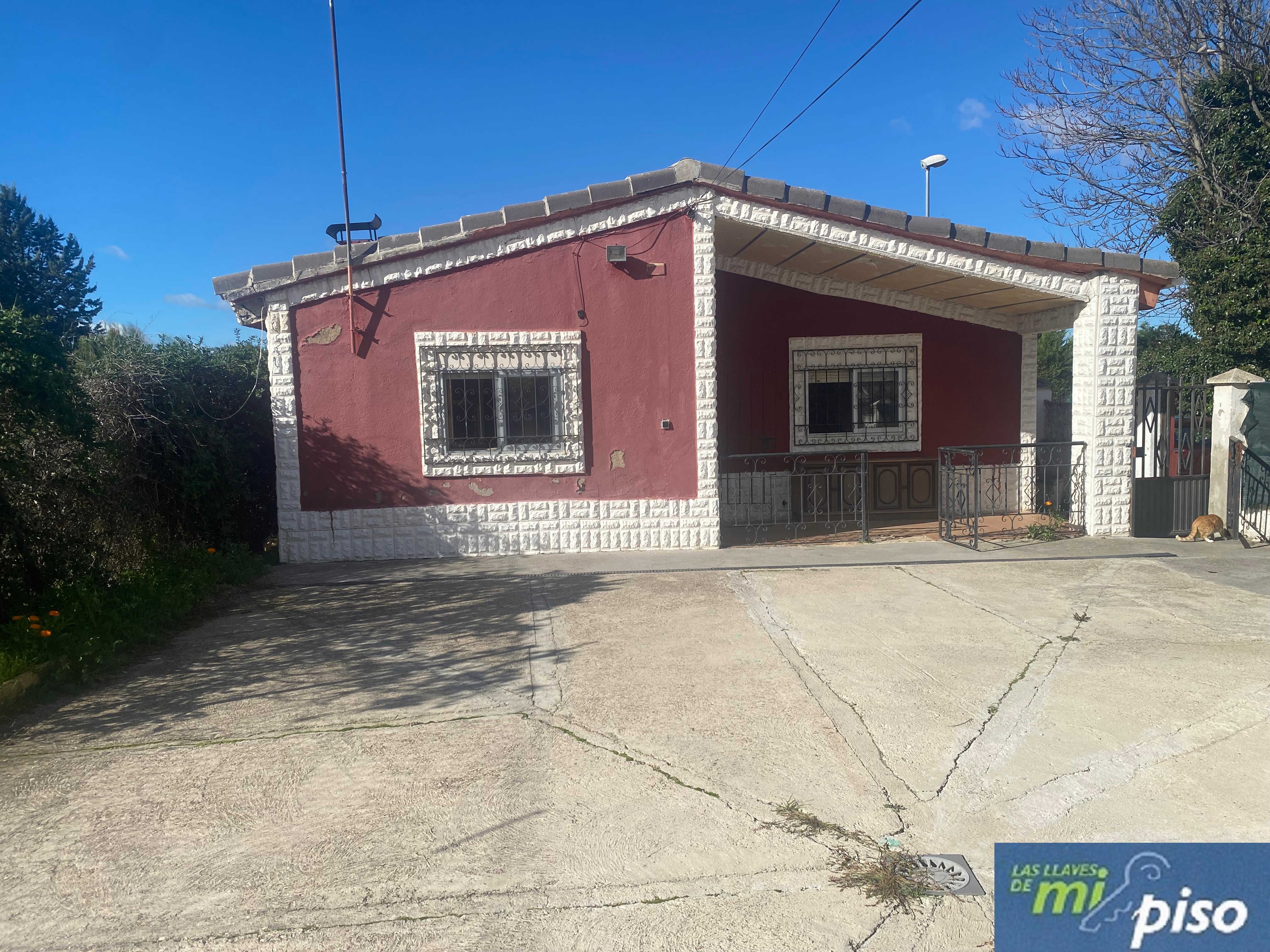 Exterior view of House or chalet for sale in Villanueva de Duero  with Heating, Private garden and Parquet flooring