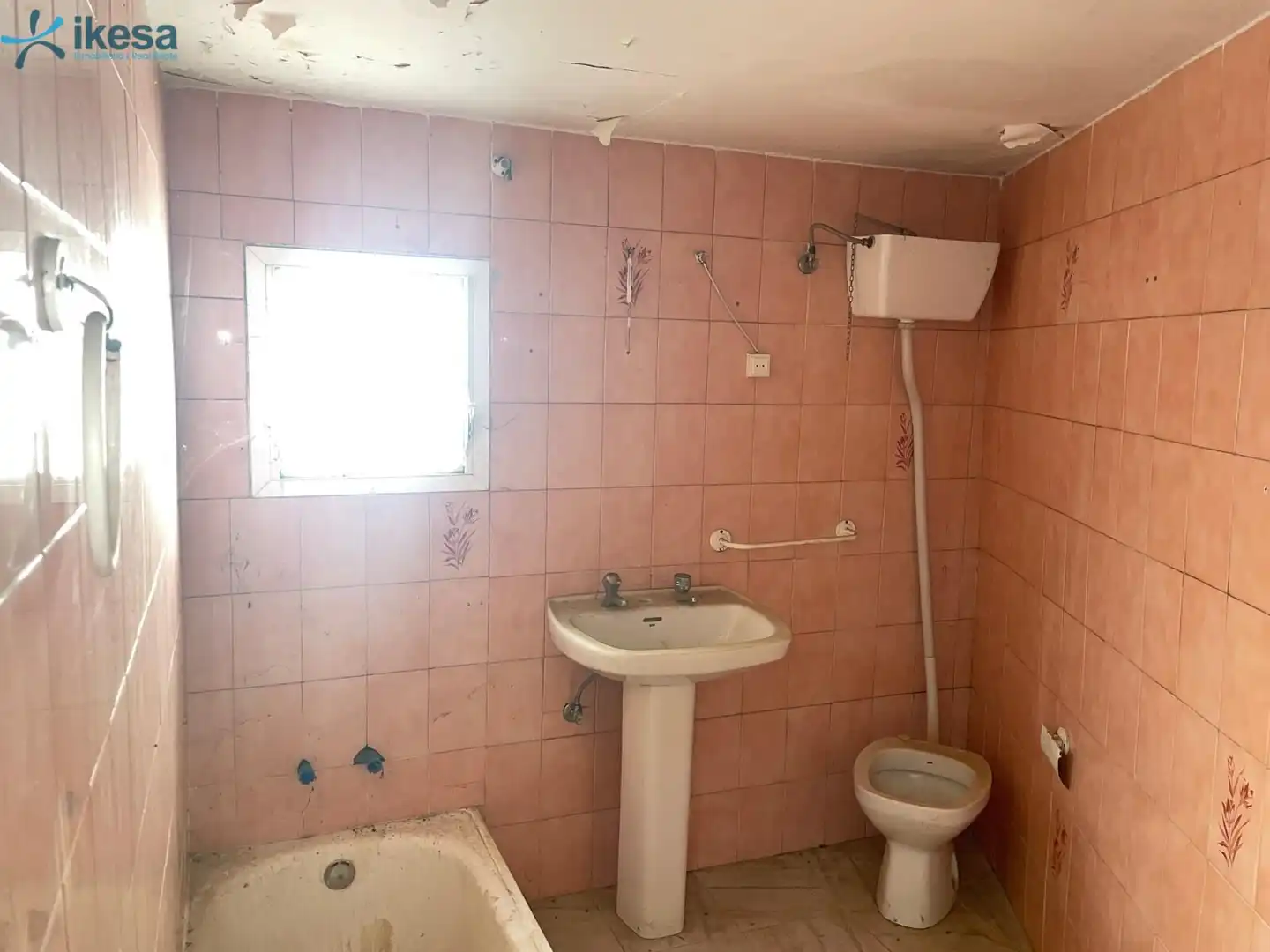 Casa adosada en venta en Constantina