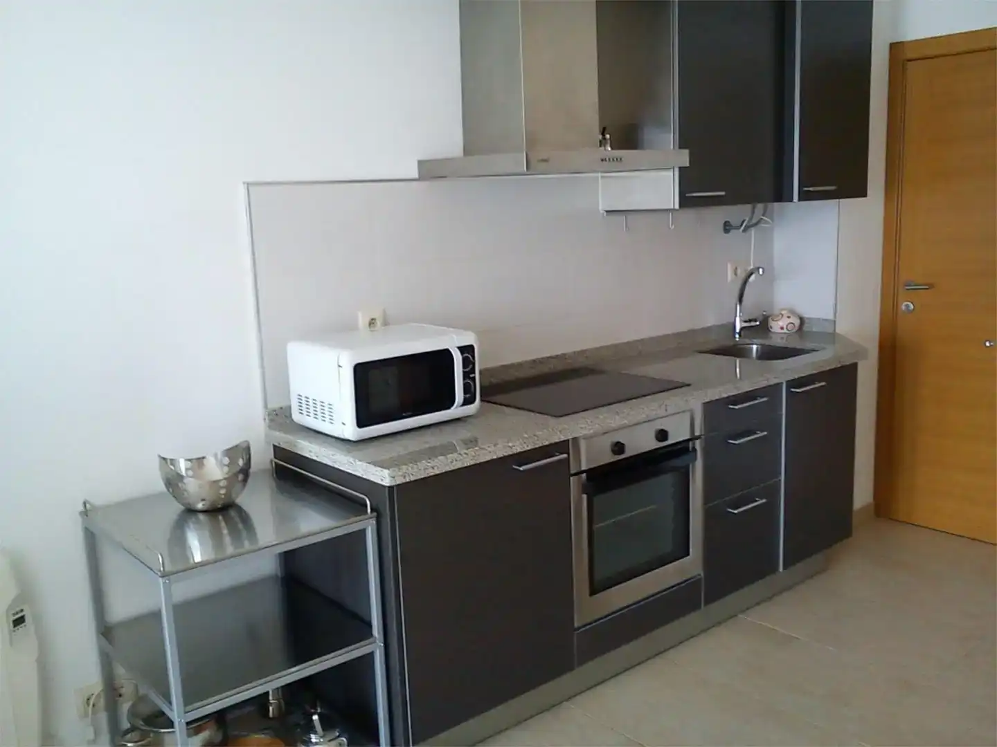 Cuina de Apartament de lloguer en Laxe amb Parquet i Moblat