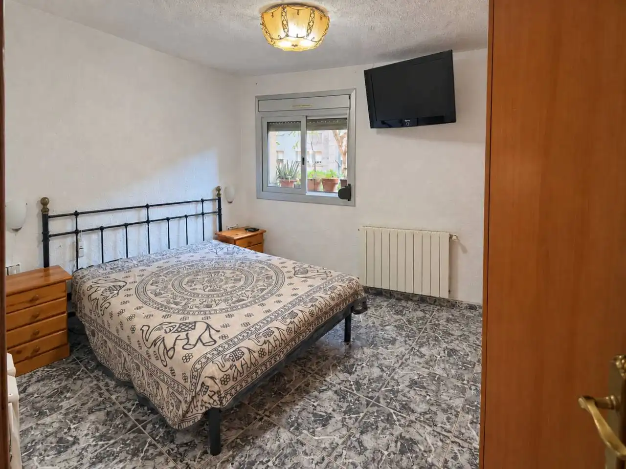 Schlafzimmer von Wohnung zum Verkauf in Sabadell mit Klimaanlage, Heizung und Abstellraum
