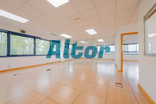 Oficina en Venta en PERU en El Pinar - Punta Galea