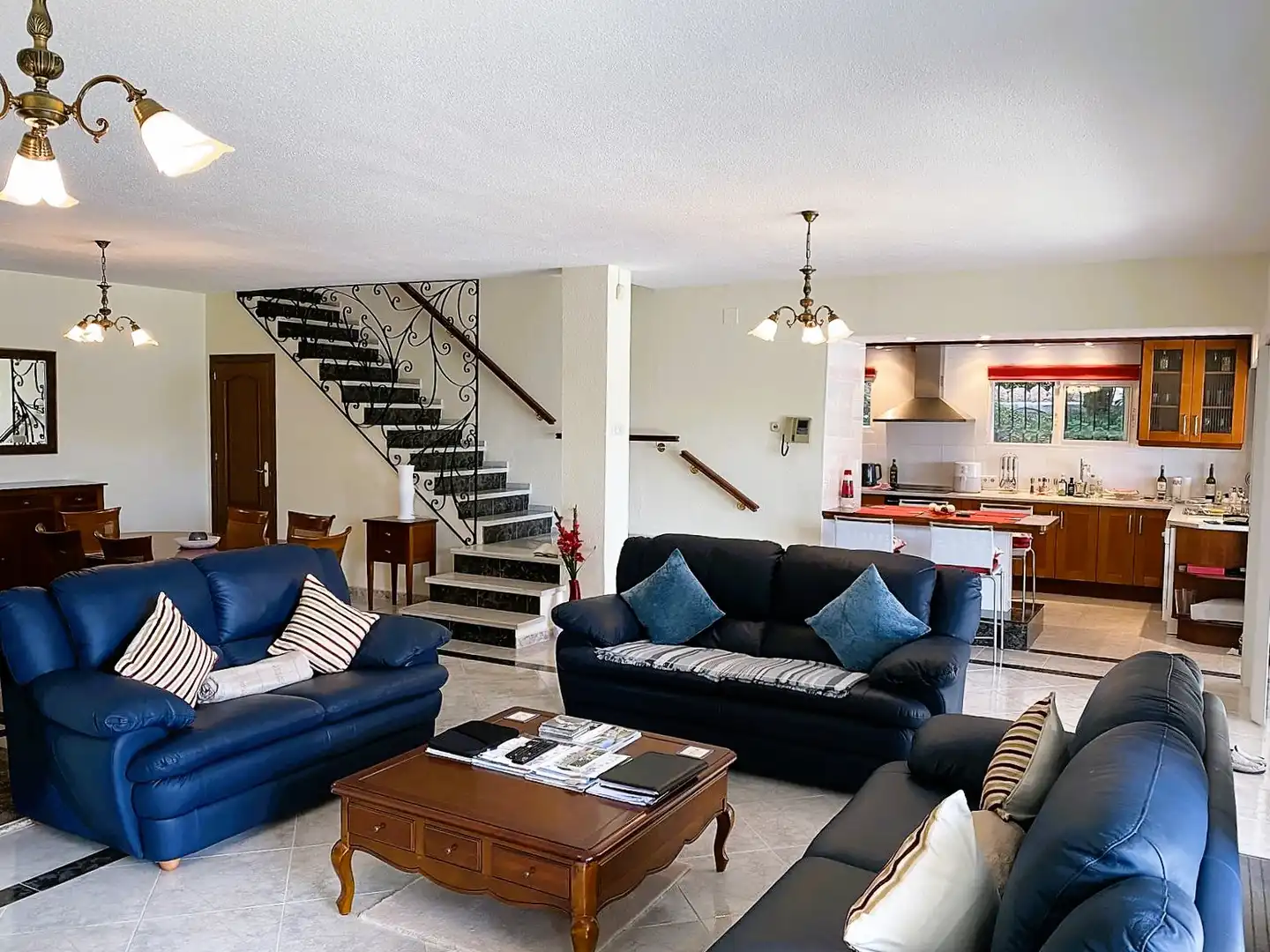Chalet con piscina en venta en Calle Hernán Cortés 3, imagen 5