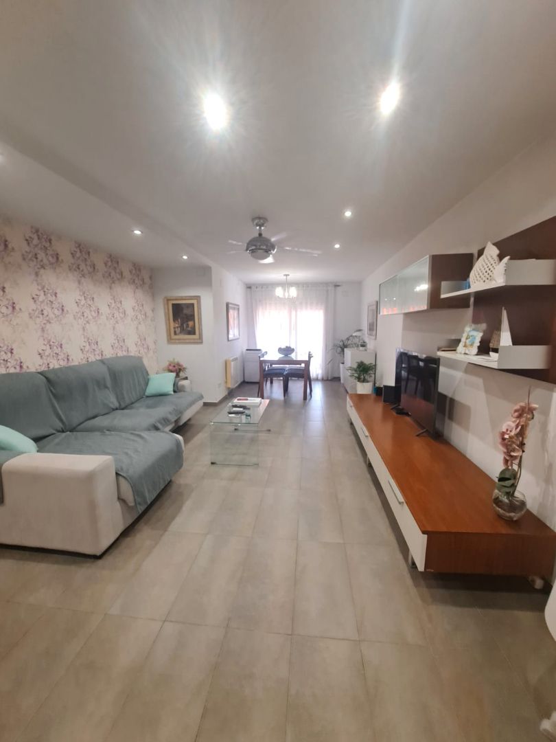 Sala d'estar de Pis en venda en Castellón de la Plana / Castelló de la Plana amb Aire condicionat, Calefacció i Jardí privat