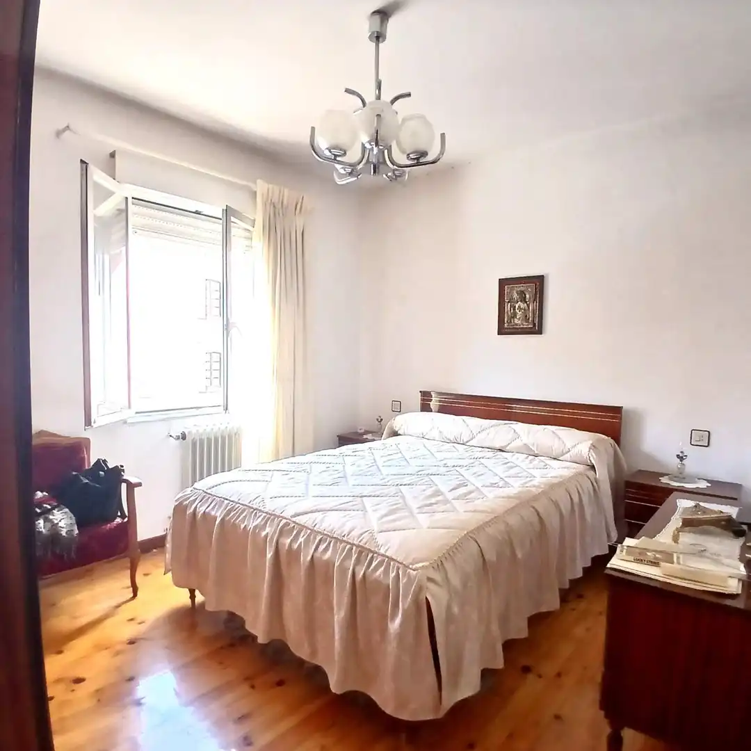 Schlafzimmer von Haus oder Chalet zum Verkauf in San Andrés del Rabanedo mit Abstellraum und Balkon