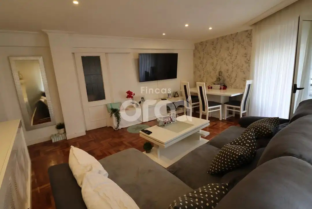 Wohnzimmer von Wohnung zum Verkauf in Santurtzi  mit Heizung und Balkon