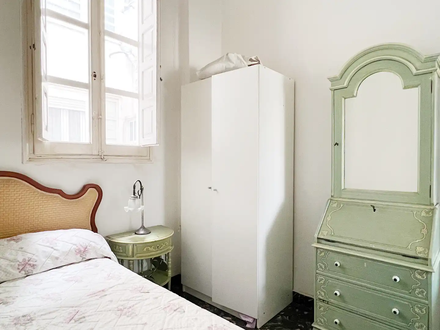 Habitación de Piso en venta en Valencia con Amueblado