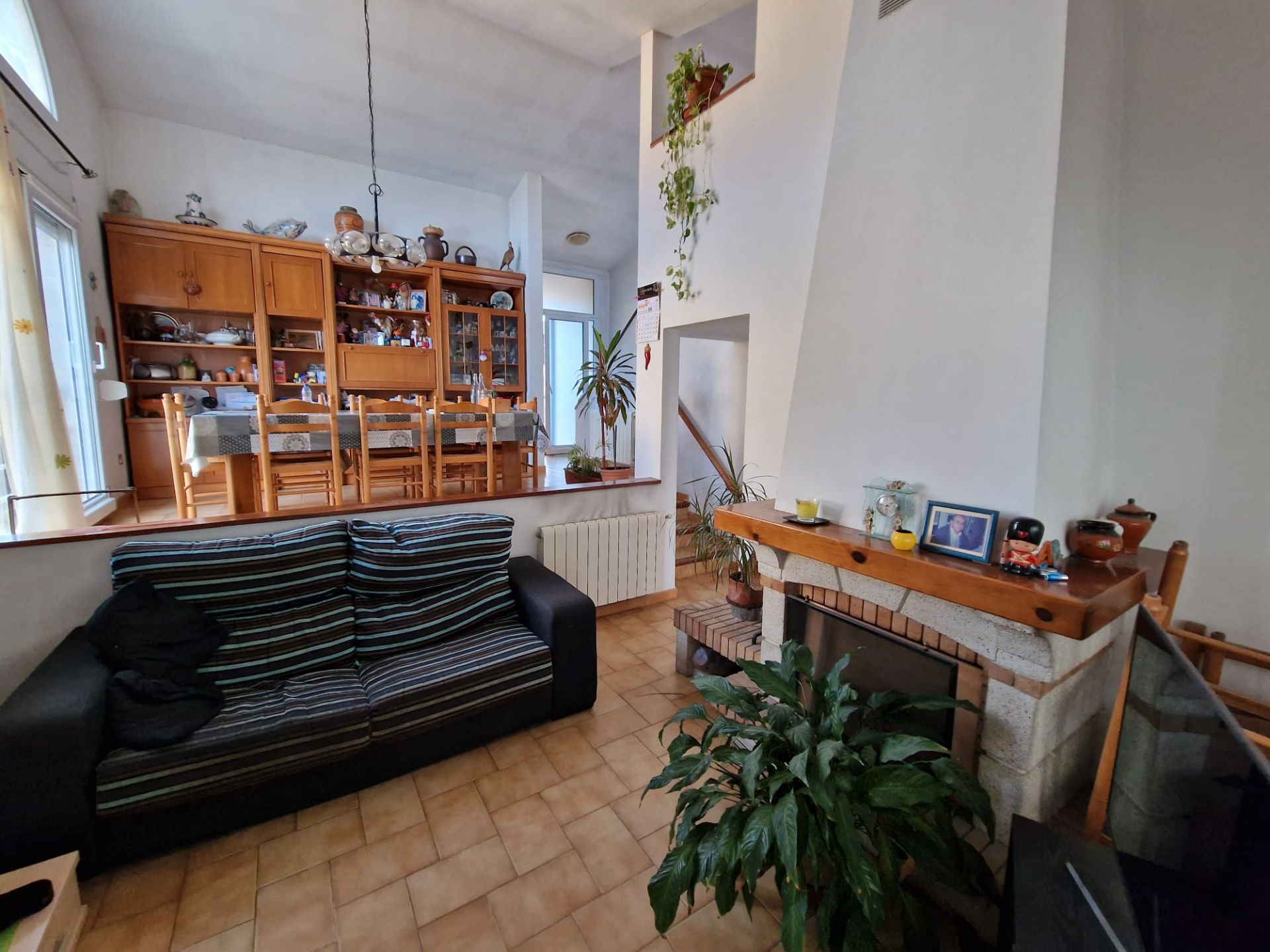 Sala d'estar de Casa o xalet en venda en Montmeló amb Calefacció i Jardí privat