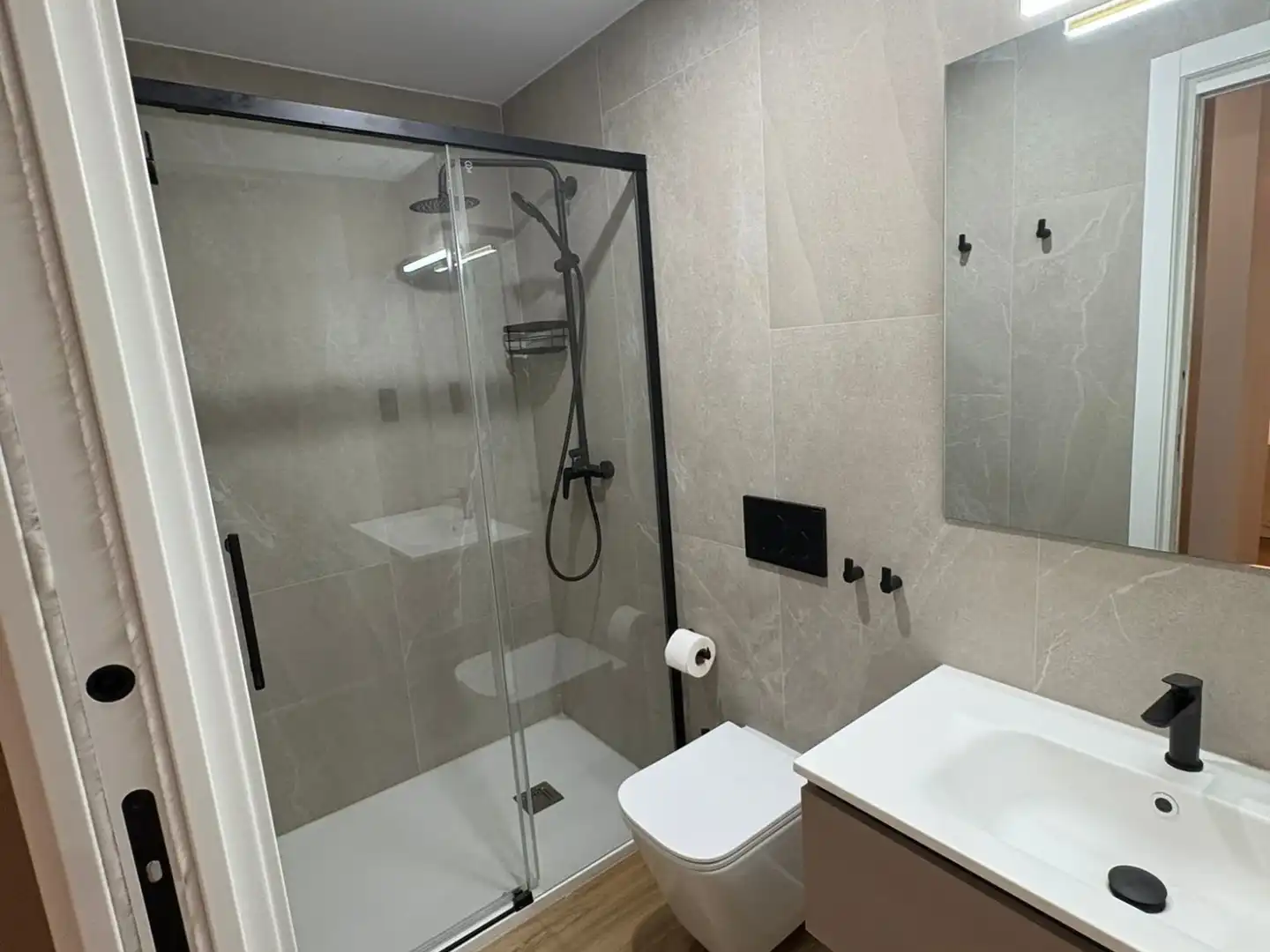 Badezimmer von Wohnung zur Miete in Murcia mit Klimaanlage, Heizung und Terrasse