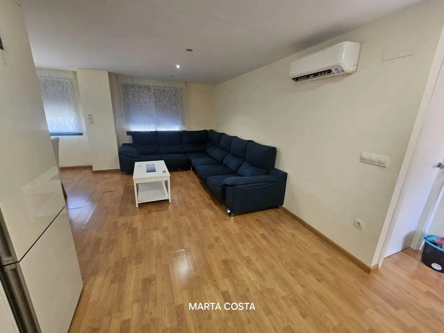 Living room of Flat for sale in Almoines  with Air Conditioner, Heating and Parquet flooring